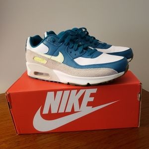 Nike Air Max 90 LTR Fits Women Size 8.5 Youth 7